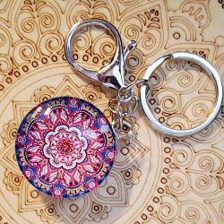 Mandalás kulcstartó-tarka